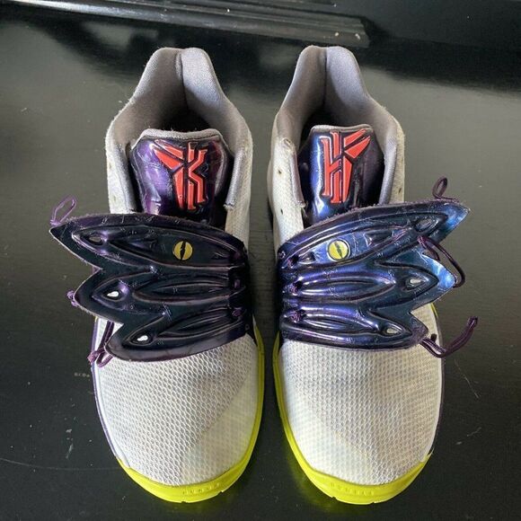 SIZE 4 YOUTH NIKE KYRIE 5 WHITE / GREEN AQ2456-102 SNEAKERS BASKETBALL - Picture 2 of 12